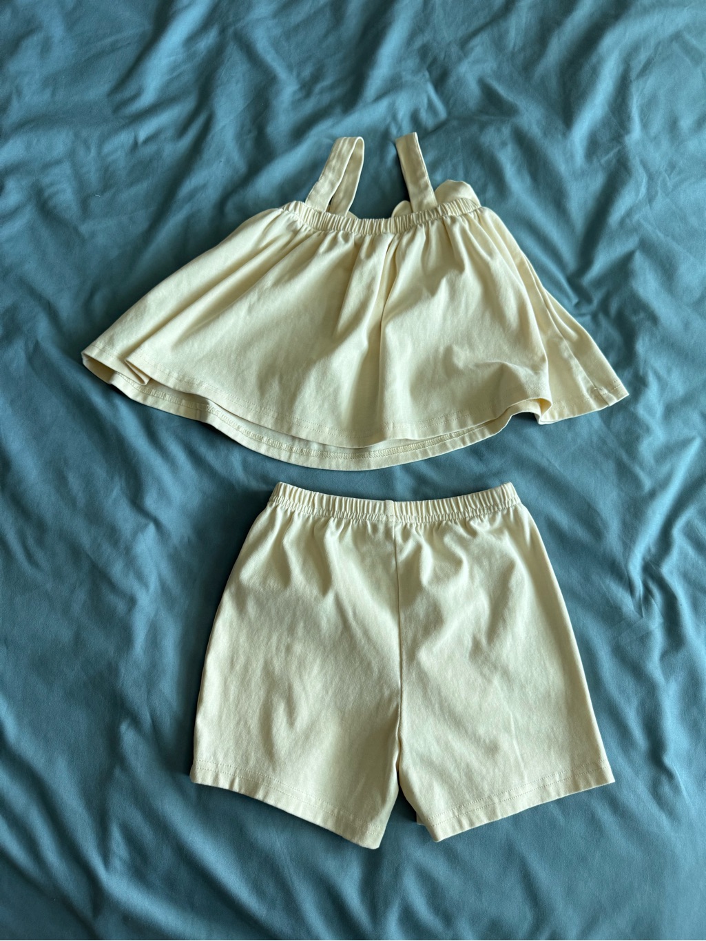 Nwot 2 Pieces Girls' Cream Bow-Front Matching Shorts Set — image 3 of 4